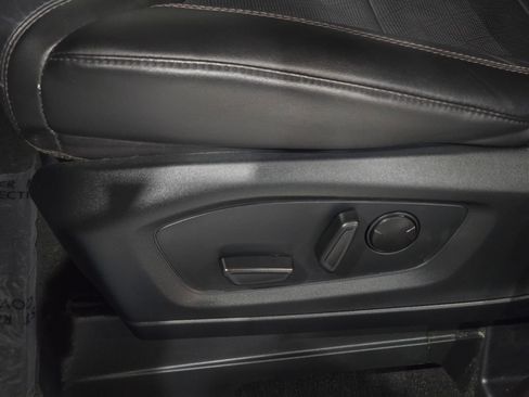 Used 2023 Ford Explorer Platinum w/ Technology Package image 21