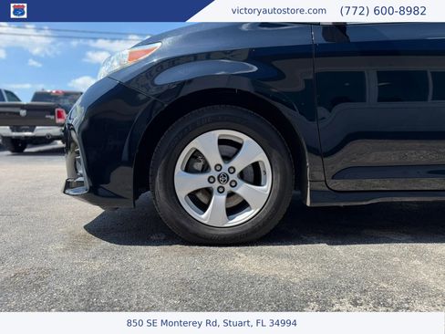 Used 2019 Toyota Sienna LE FWD image 11