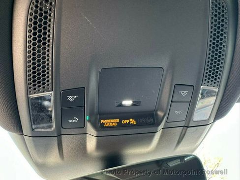 Used 2025 Porsche Taycan image 20