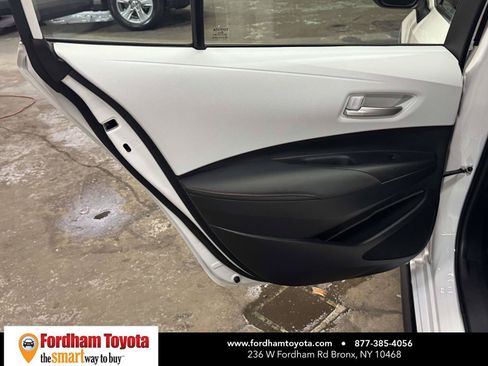 Used 2024 Toyota Corolla SE w/ SE Premium Package FWD image 11