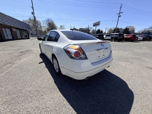 Used 2007 Nissan Altima Hybrid Sedan w/ Convenience Pkg image 14