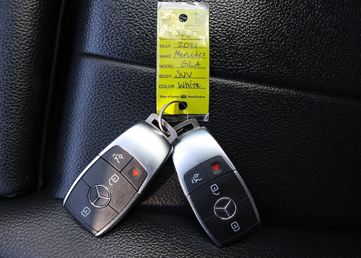 Used 2021 Mercedes-Benz GLA 250 w/ Premium Package image 59
