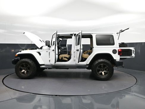 Used 2018 Jeep Wrangler Unlimited Sahara AWD/4WD image 48