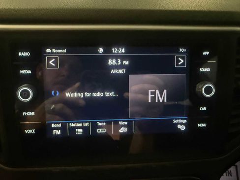 Certified 2020 Volkswagen Atlas Cross Sport SE w/ Panoramic Sunroof Package image 32