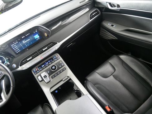 Used 2022 Hyundai Palisade Limited w/ Cargo Package FWD image 11