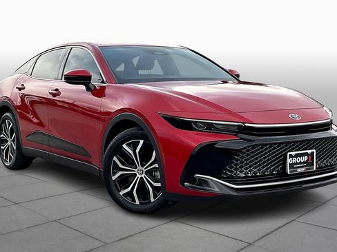 Used 2024 Toyota Crown XLE image 2