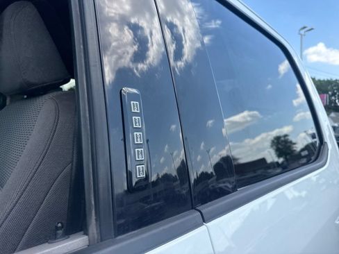 Used 2022 Ford F350 XLT w/ XLT Premium Package AWD/4WD image 19
