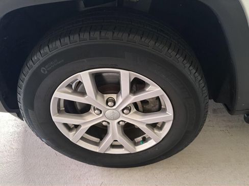 Used 2022 Jeep Grand Cherokee L Limited image 27