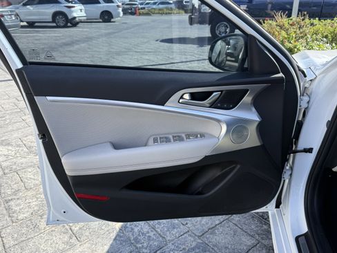 Used 2022 Genesis G70 2.0T w/ Prestige Package image 10