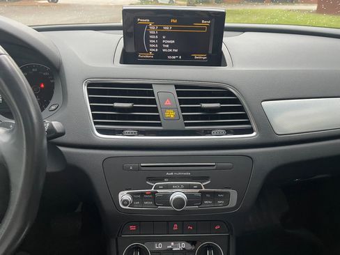 Used 2018 Audi Q3 2.0T Premium w/ Convenience Package FWD image 18