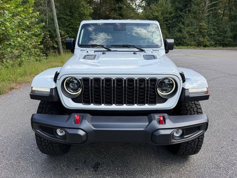 New 2025 Jeep Gladiator Rubicon image 4