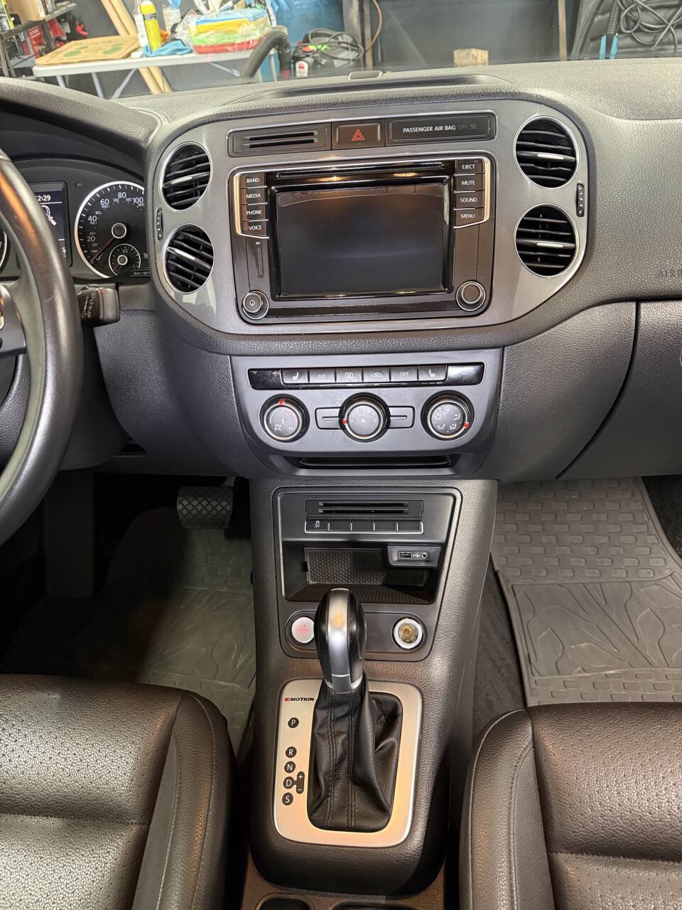 Used 2017 Volkswagen Tiguan S AWD/4WD image 8
