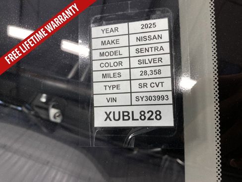 Used 2025 Nissan Sentra SR FWD image 35