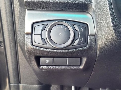 Used 2018 Ford Explorer XLT w/ Equipment Group 202A image 15