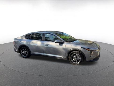 Used 2025 Kia K4 LXS image 2