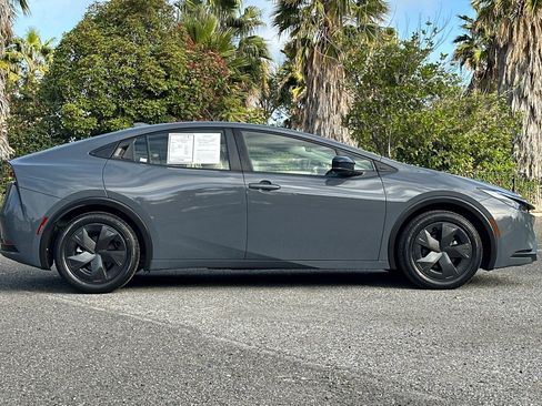 Used 2024 Toyota Prius LE image 2