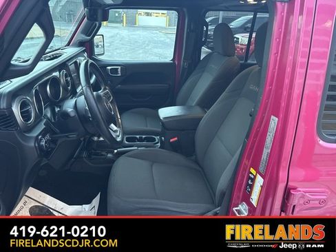 Used 2022 Jeep Wrangler Unlimited Sahara w/ Cold Weather Group image 10