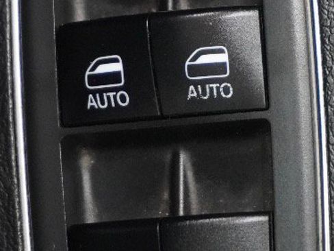 Used 2019 Chrysler 300 S RWD image 22