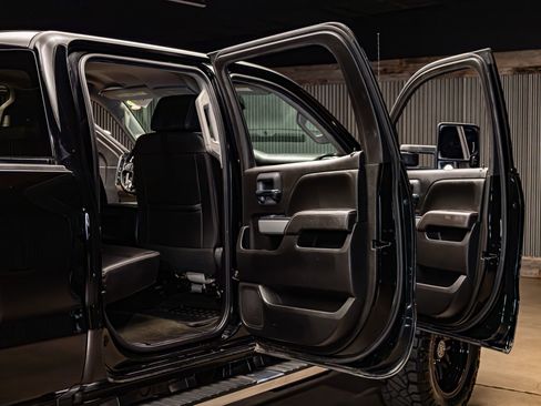 Used 2018 Chevrolet Silverado 3500 LTZ w/ Duramax Plus Package image 31