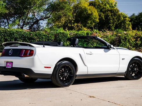 Used 2010 Ford Mustang GT Premium image 5