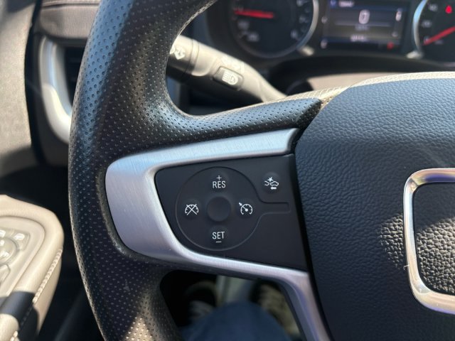 Used 2023 GMC Terrain SLE w/ Driver Convenience Package FWD image 23