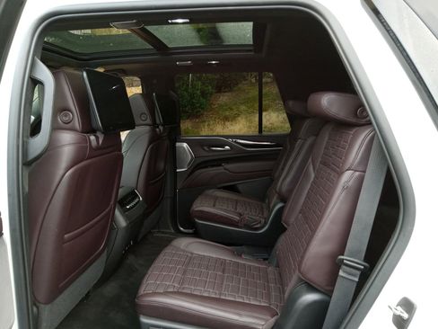 Used 2021 Cadillac Escalade Sport Platinum image 13