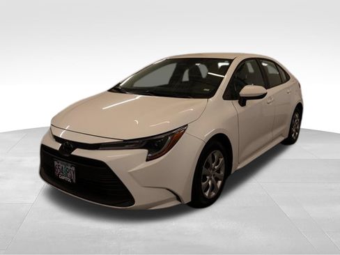 Used 2024 Toyota Corolla LE FWD image 5