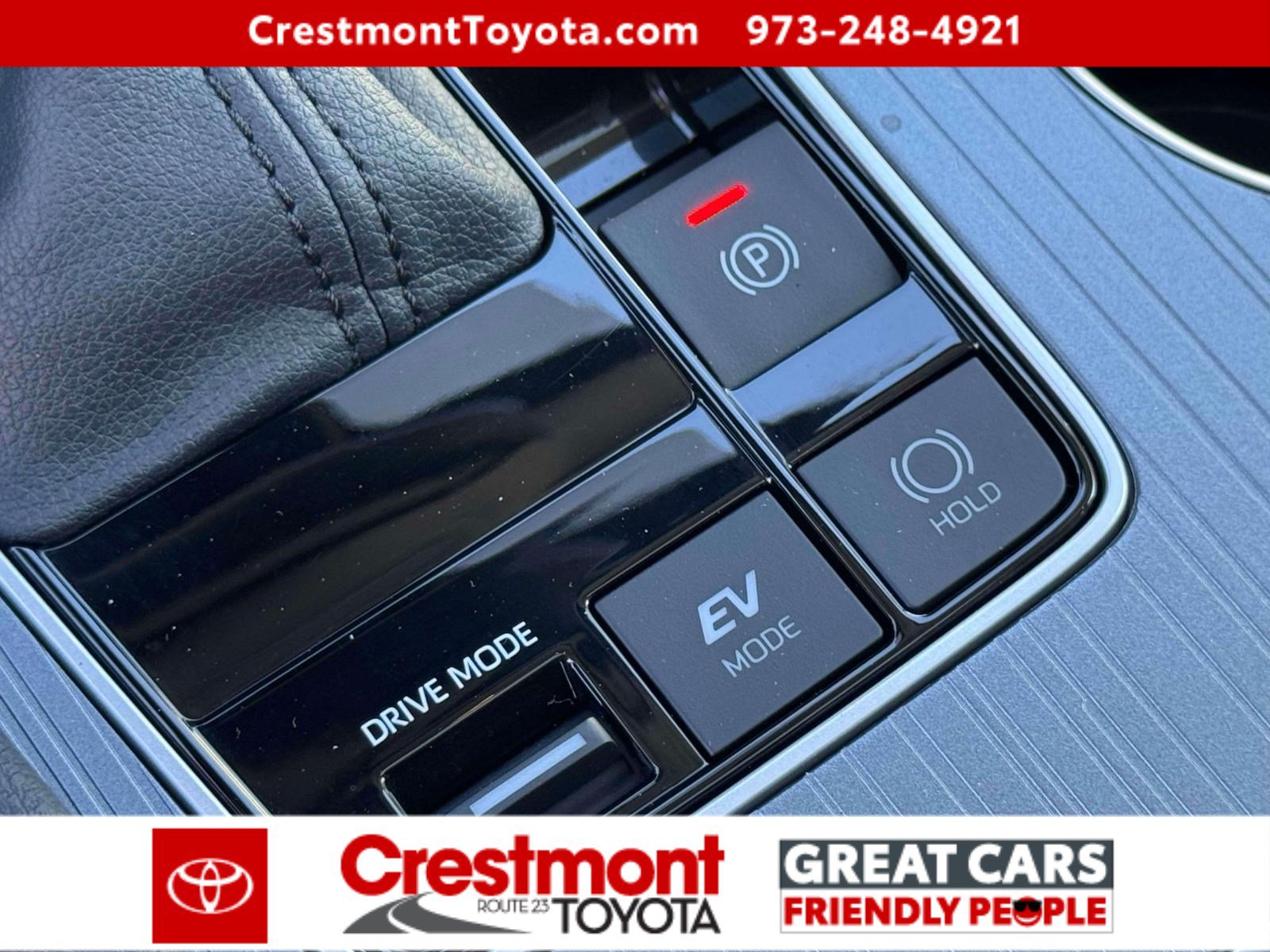 Used 2025 Toyota Sienna XLE w/ XLE Plus Package AWD/4WD image 23