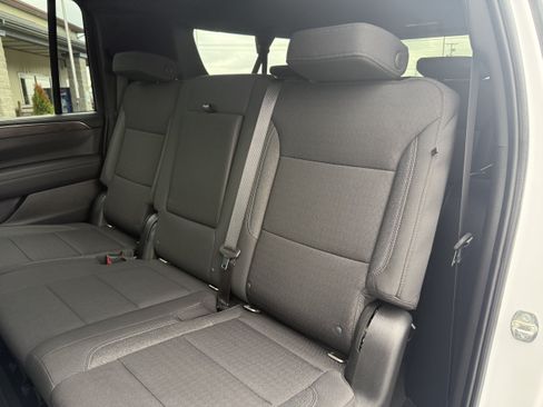 Used 2022 Chevrolet Suburban LS AWD/4WD image 12