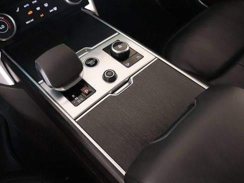 Used 2023 Land Rover Range Rover SE AWD/4WD image 9