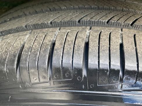 Used 2021 Chrysler Pacifica Limited image 16