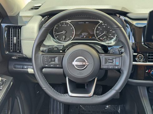 Used 2023 Nissan Pathfinder SV FWD image 18