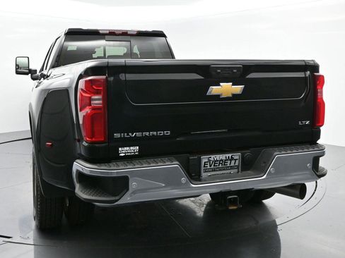 Used 2025 Chevrolet Silverado 3500 LTZ w/ LTZ Plus Package image 6