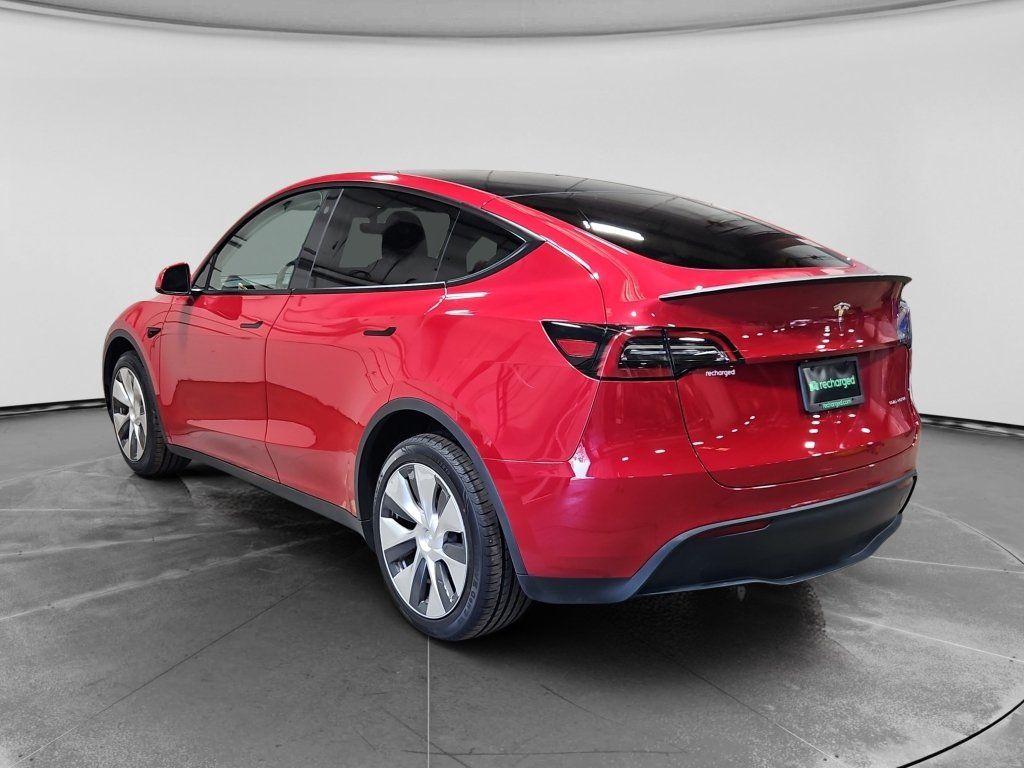 Used 2023 Tesla Model Y Long Range AWD/4WD image 2