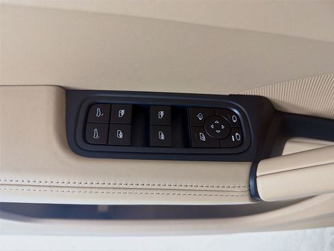 New 2026 Porsche Cayenne S image 8