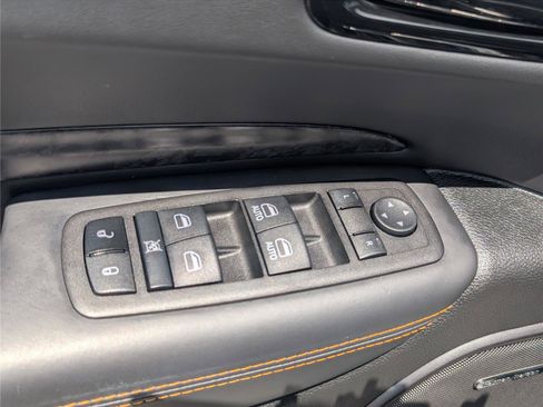 Used 2023 Dodge Durango R/T w/ Hemi Orange Plus Package AWD/4WD image 21