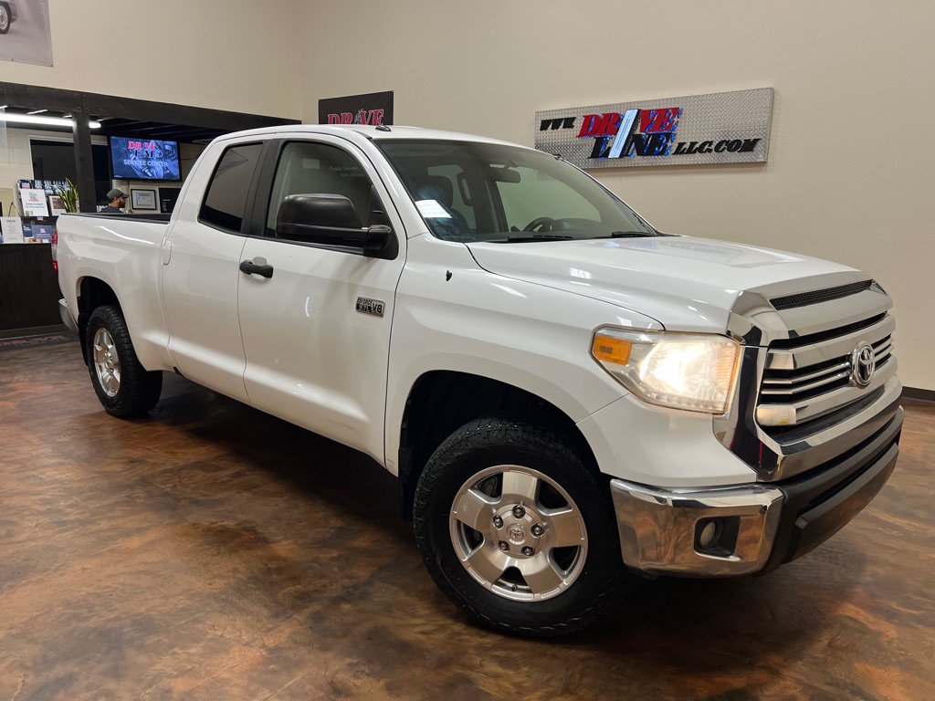 Used 2017 Toyota Tundra SR5 AWD/4WD image 1
