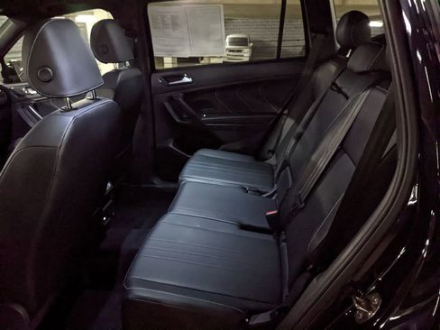 Certified 2022 Volkswagen Tiguan SE R-Line image 23