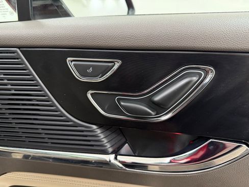 Used 2020 Lincoln Corsair FWD w/ Premium Package image 30