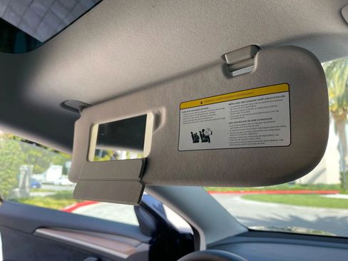 Used 2023 Tesla Model 3 Standard Range image 21