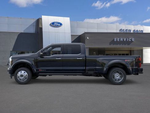 New 2026 Ford F450 Platinum w/ FX4 Off-Road Package image 3