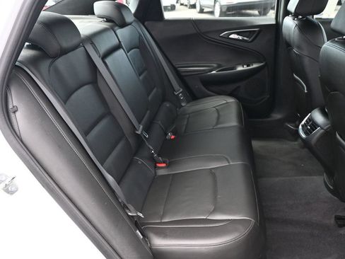 Used 2019 Chevrolet Malibu LT w/ Leather Package FWD image 20