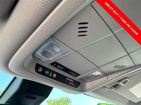 Used 2024 GMC Terrain SLE image 26