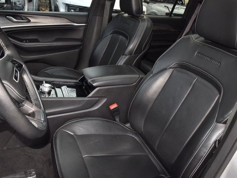 Used 2022 Jeep Grand Cherokee L Overland image 34