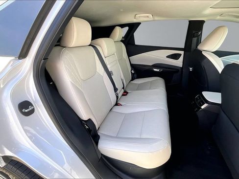 Used 2024 Lexus RX 350 FWD w/ Technology Package image 18