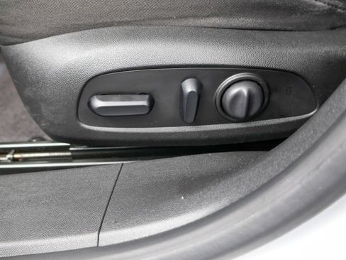 Used 2019 Chevrolet Malibu LT FWD image 7