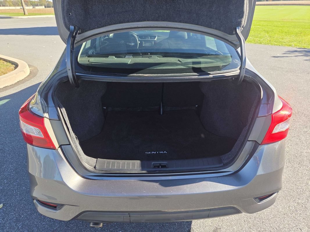 Used 2017 Nissan Sentra SR w/ Driver's Assist Package FWD image 12