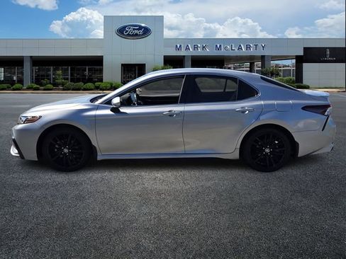 Used 2024 Toyota Camry XSE FWD image 2