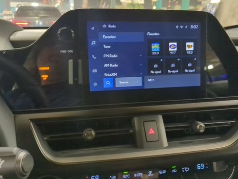 Used 2023 Lexus UX 250h F Sport AWD/4WD image 15