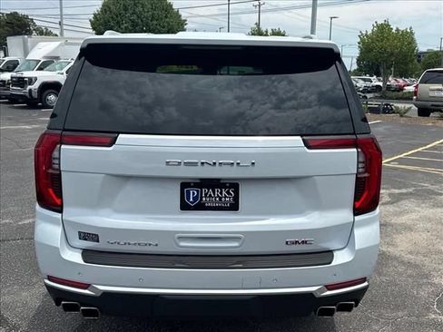 New 2026 GMC Yukon XL Denali w/ Denali Reserve Package AWD/4WD image 10